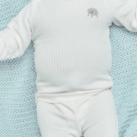 Carters 3 pcs set with elephant print size 6months - Picture 2 of 3